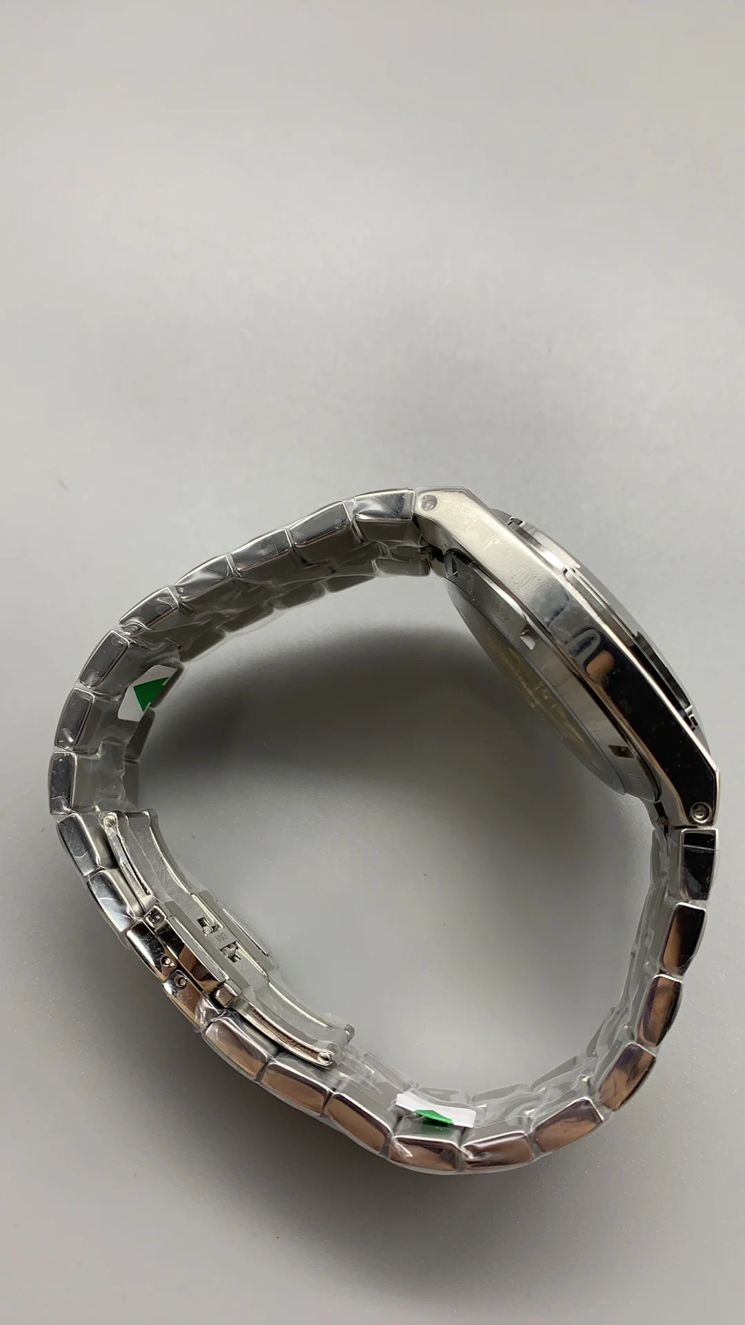 MKS, 4500v, Green — photographed off the sweep