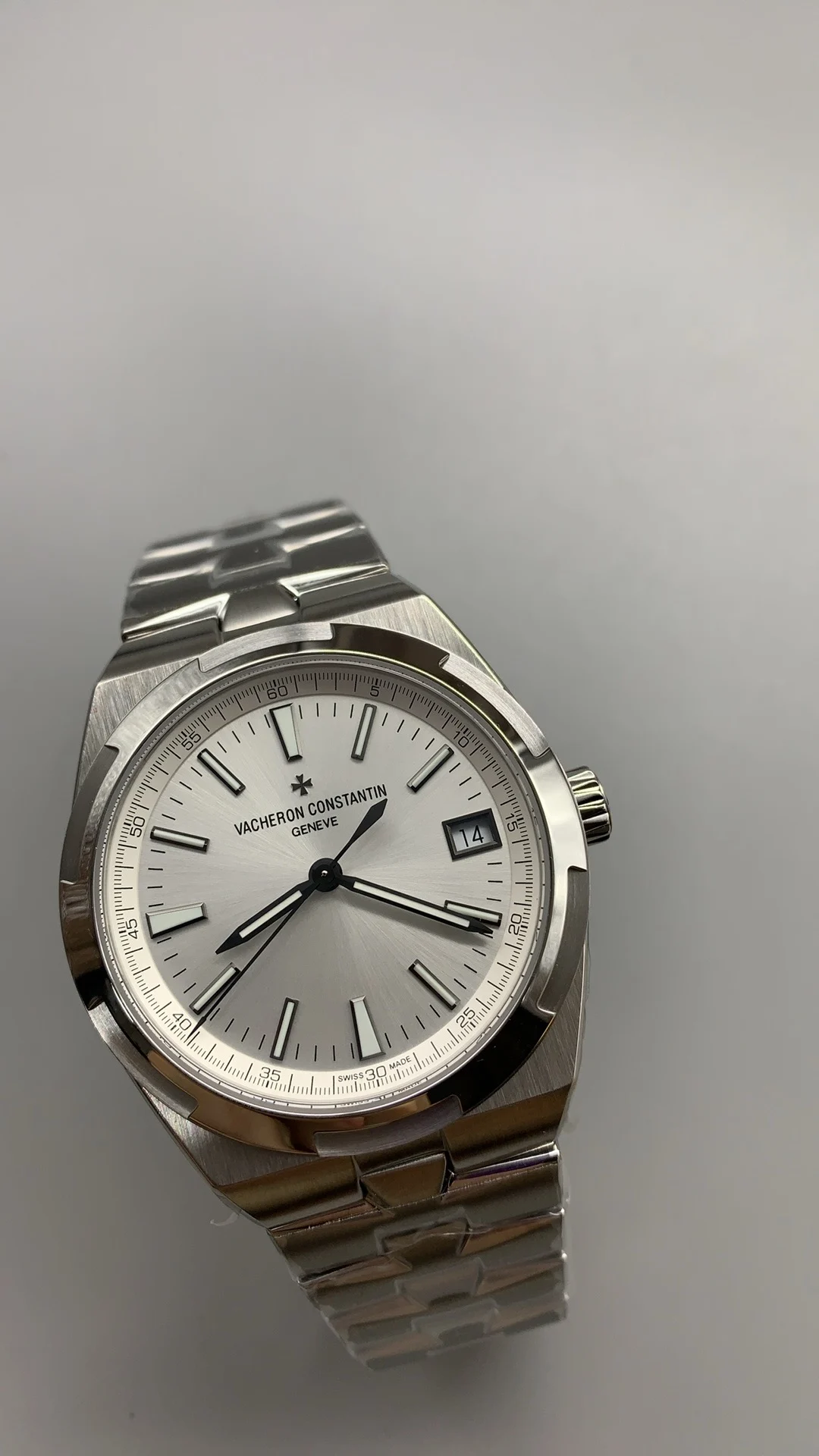 Mks, 4500v, white — photographed off the sweep