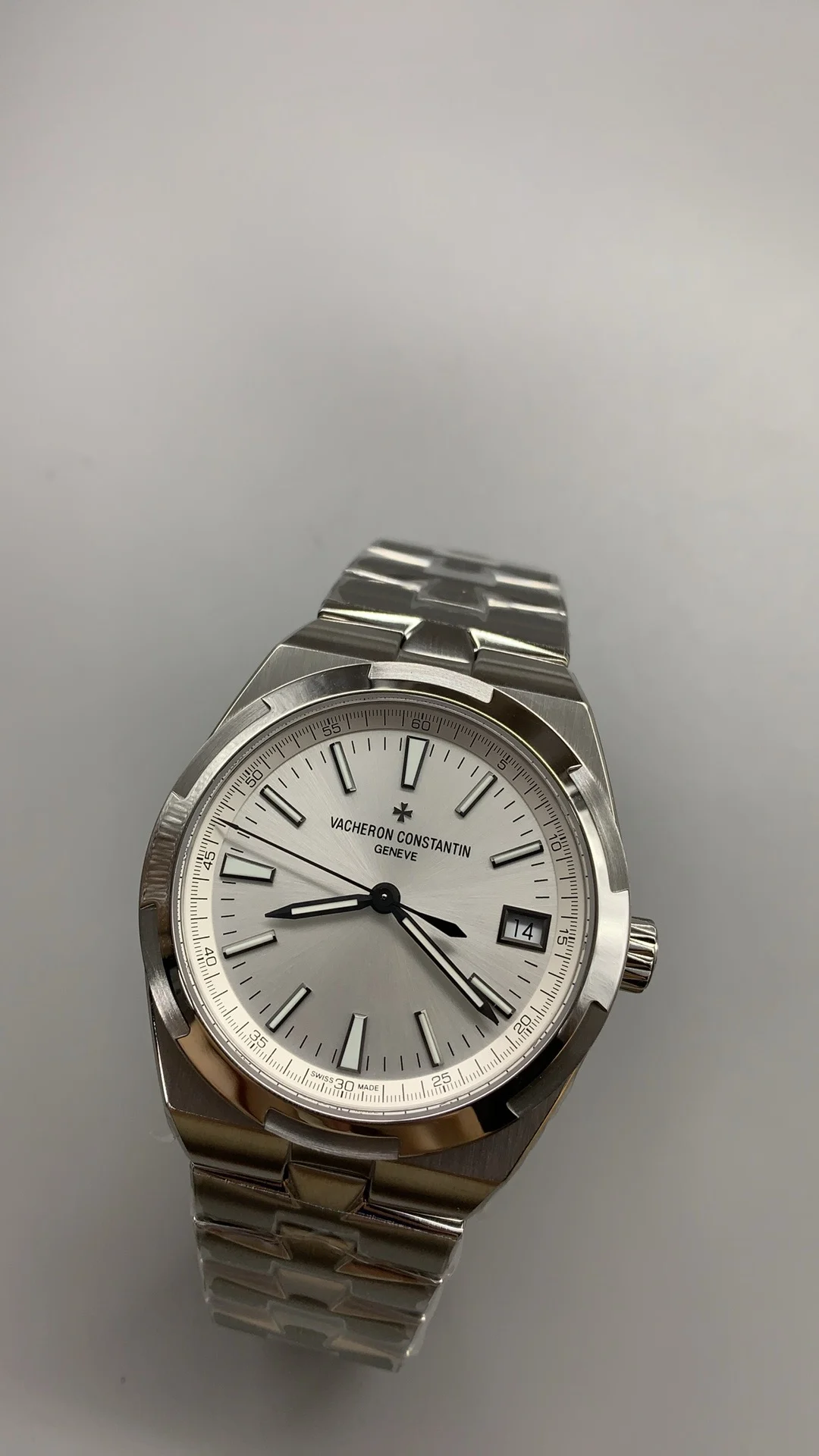 Mks, 4500v, white — photographed off the sweep
