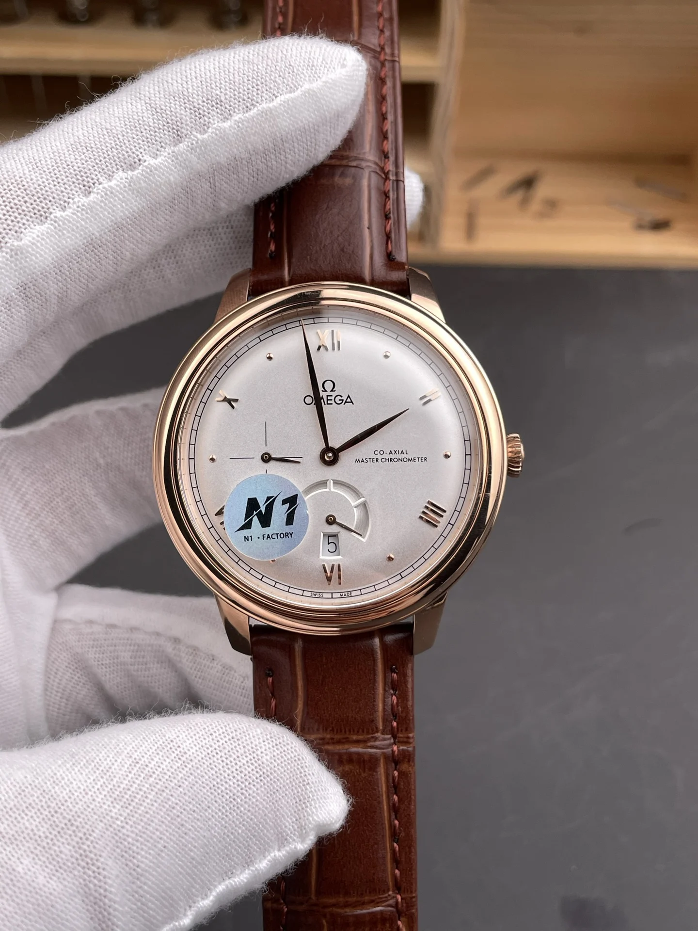 N1 Dynamic Butterfly New Elegant Butterfly / 39.5mm / 8810 — photographed off the sweep