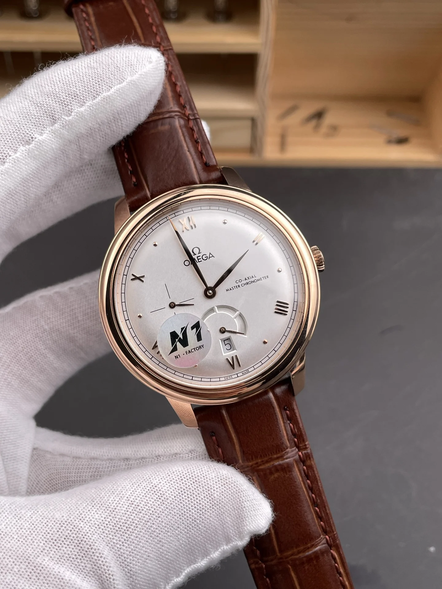 N1 Dynamic Butterfly New Elegant Butterfly / 39.5mm / 8810 — photographed off the sweep