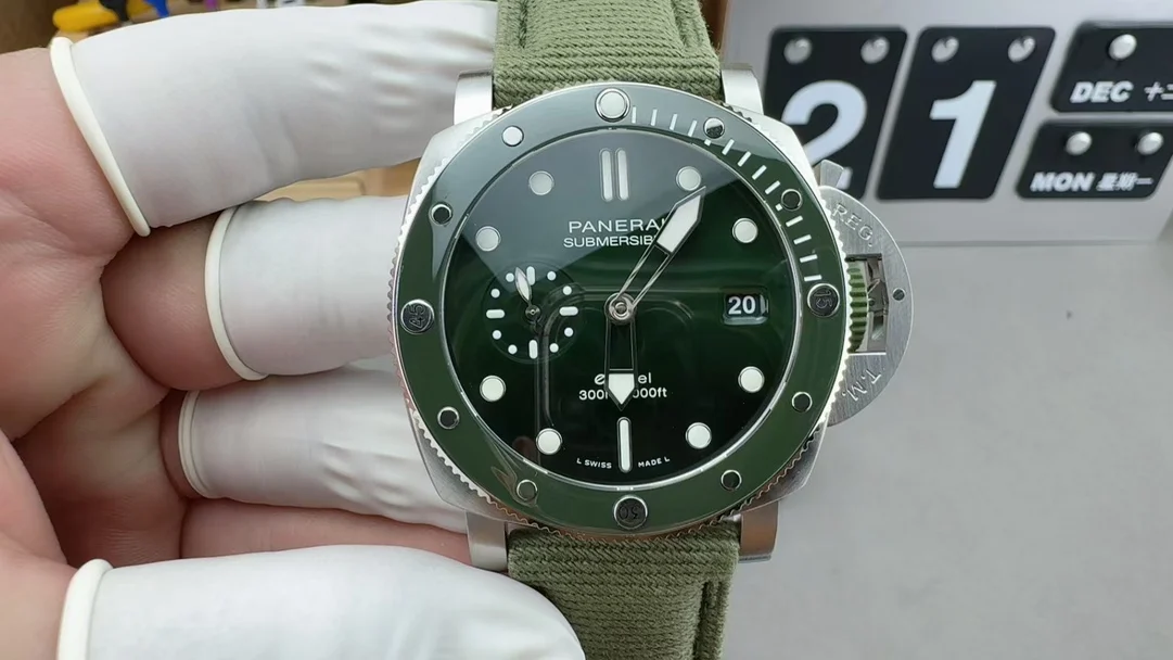 new Panerai 1287 — photographed off the sweep