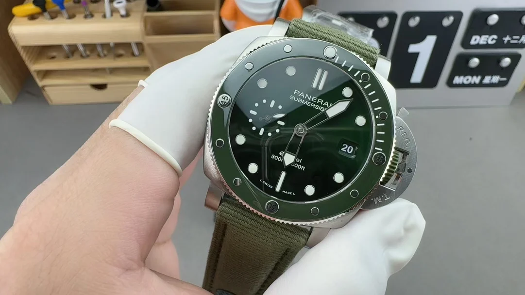 new Panerai 1287 — photographed off the sweep