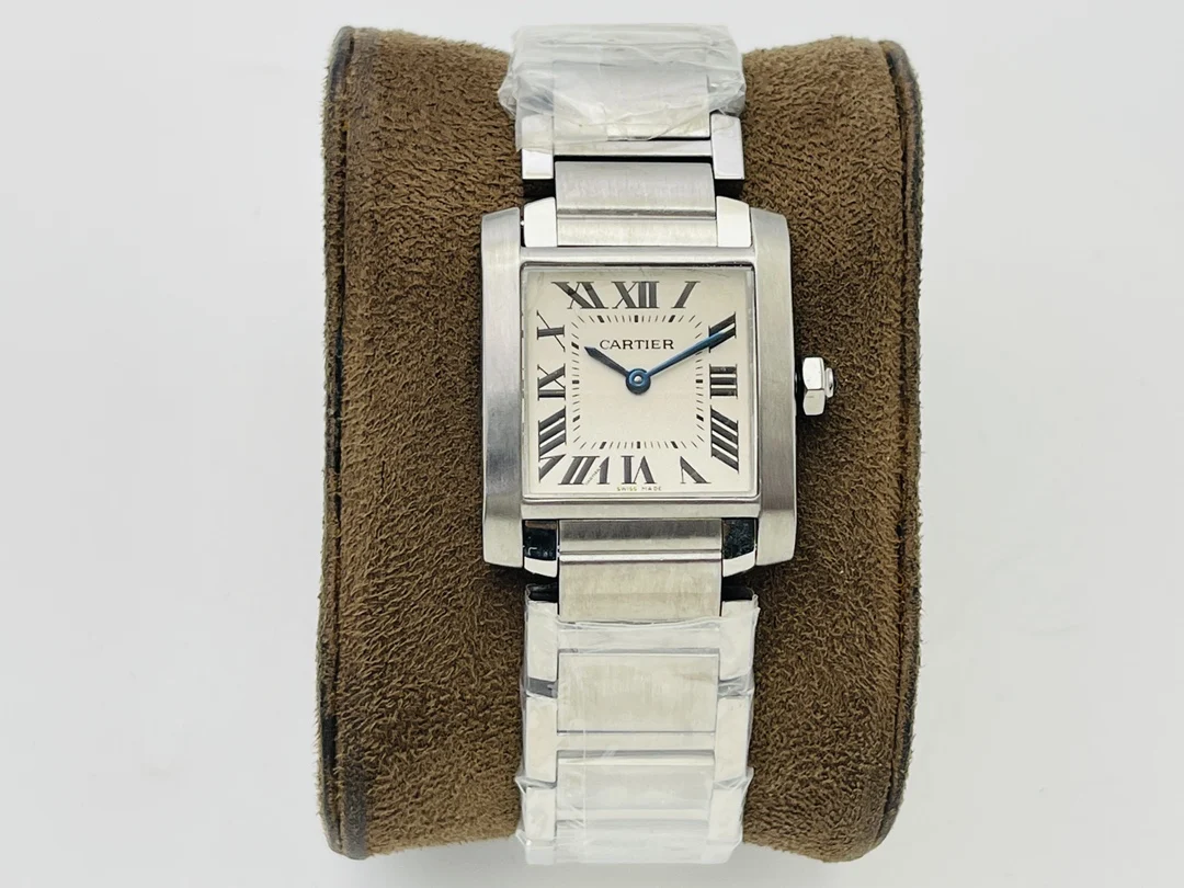 newest recommendation: the Cartier Cartier women's model — photographed off the sweep