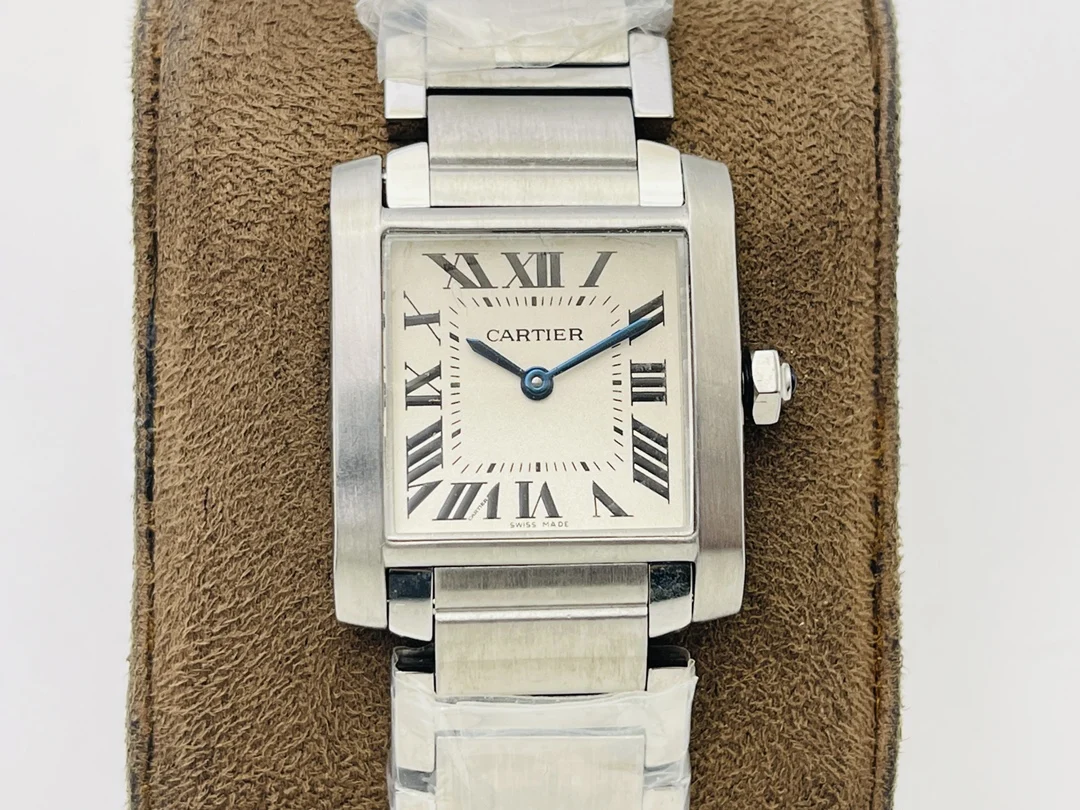 newest recommendation: the Cartier Cartier women's model — photographed off the sweep