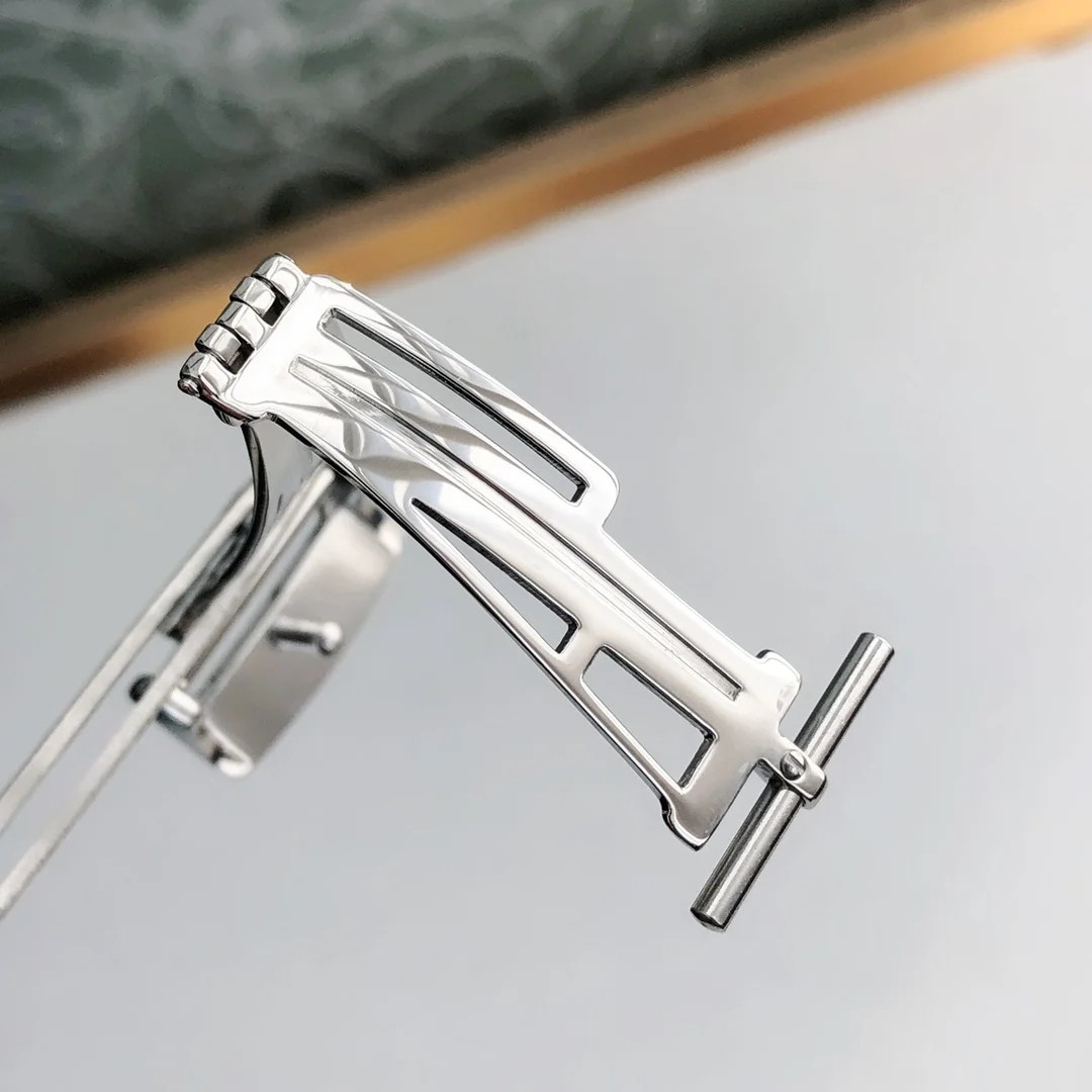 Newly upgraded AP original CLASP. Deeply refined, perfectly — photographed off the sweep