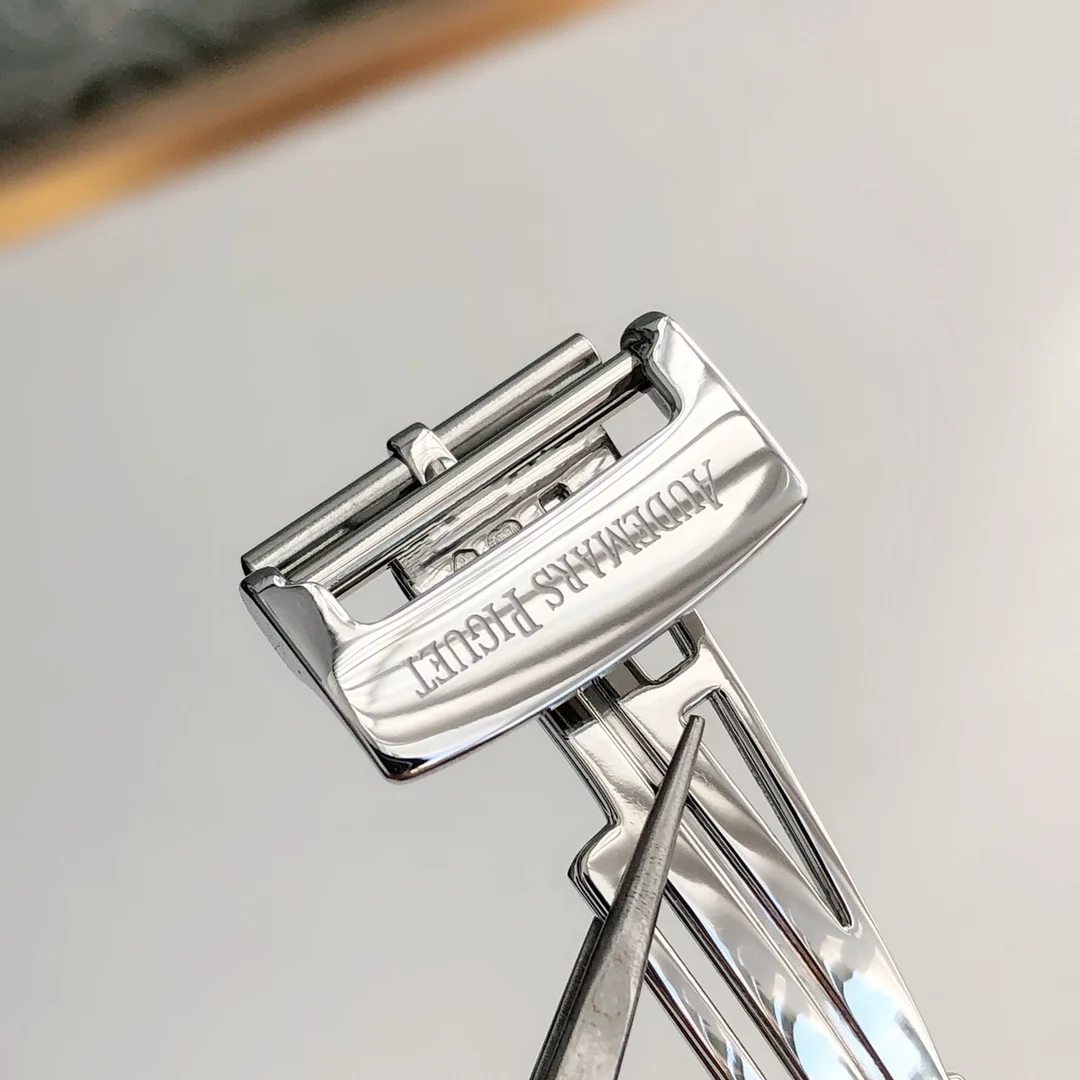 Newly upgraded AP original CLASP. Deeply refined, perfectly — photographed off the sweep