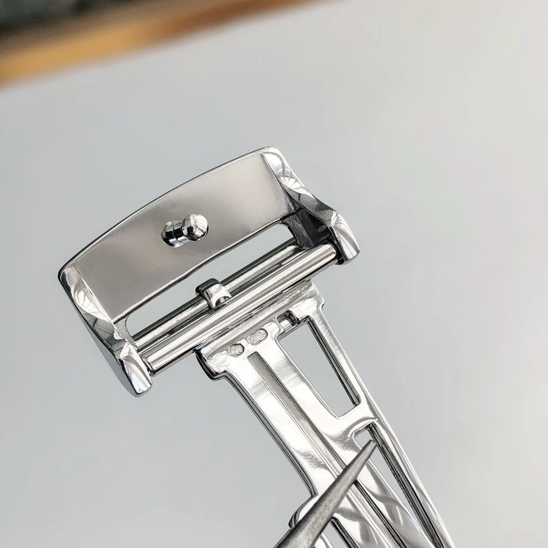 Newly upgraded AP original CLASP. Deeply refined, perfectly — photographed off the sweep