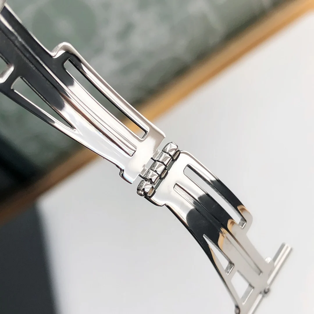 Newly upgraded AP original CLASP. Deeply refined, perfectly — photographed off the sweep