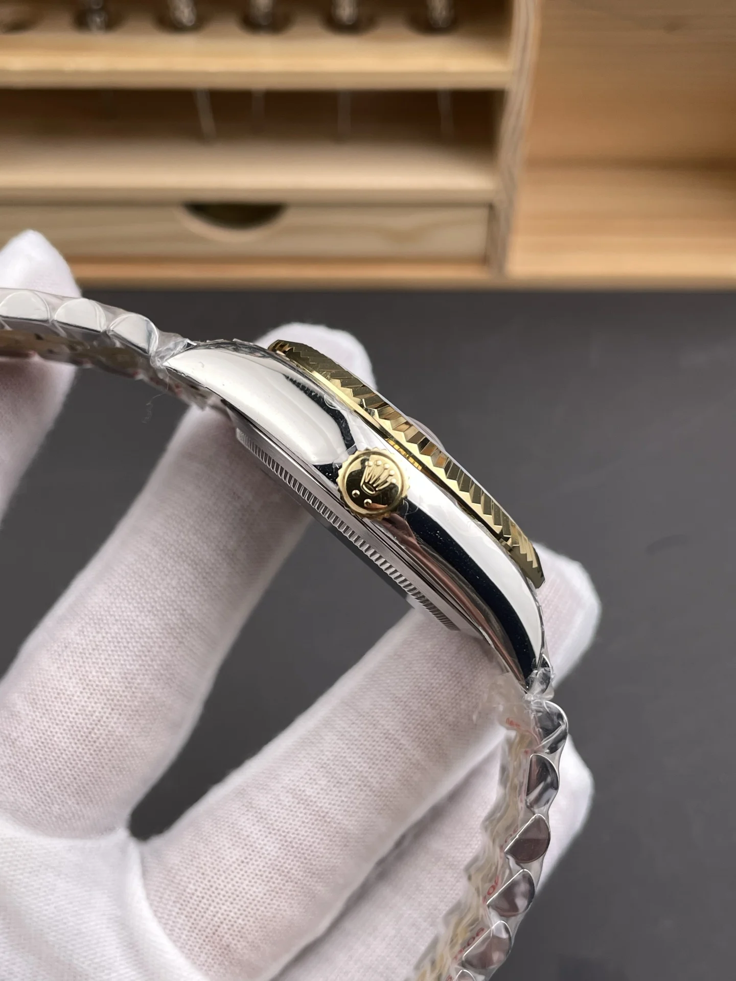 NOOB Skywalker Two-Tone Steel and Gold Black Skywalker/42mm/9002 — photographed off the sweep