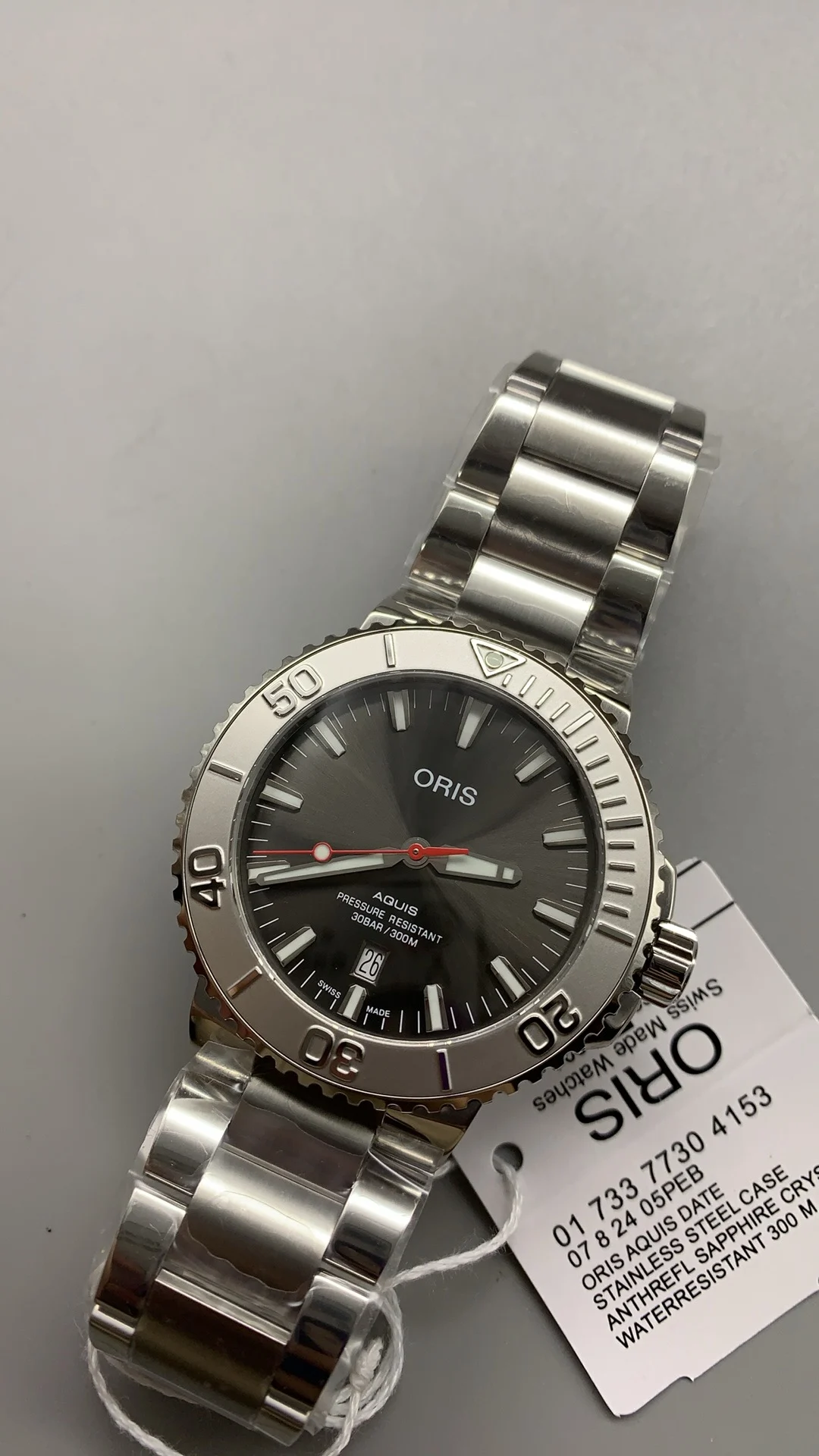 OF, 43mm, Oris Grey, SW200 β photographed off the sweep