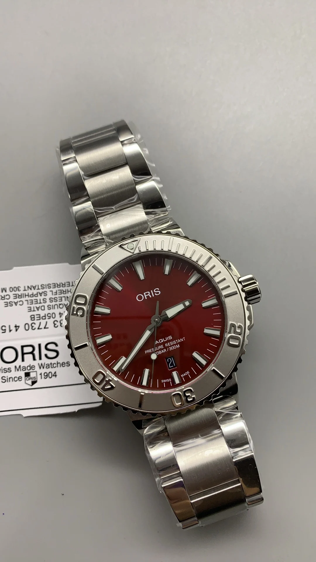 OF, 43mm, Oris, Red, SW200 β photographed off the sweep
