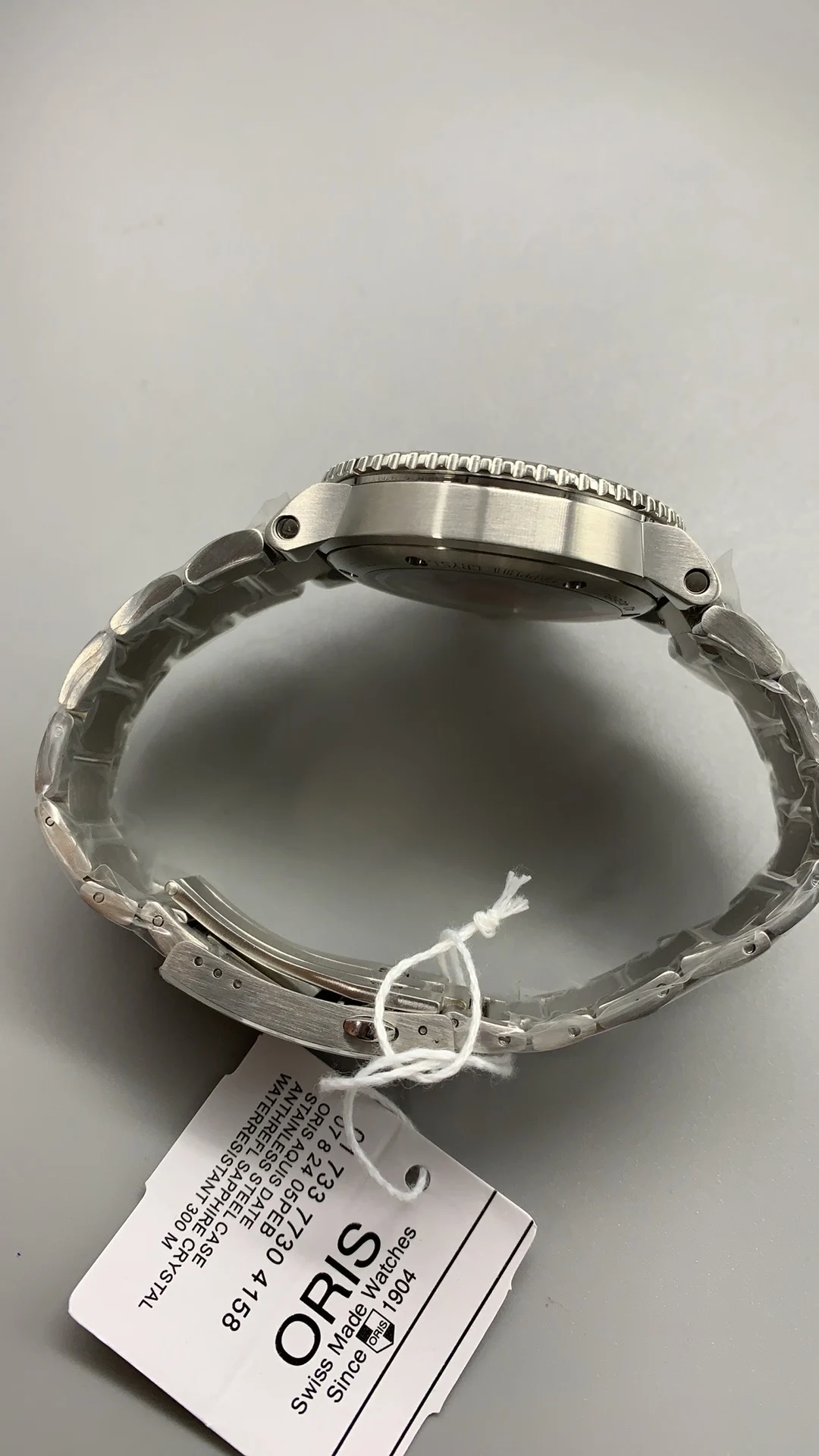 OF, 43mm, Oris, Red, SW200 β photographed off the sweep