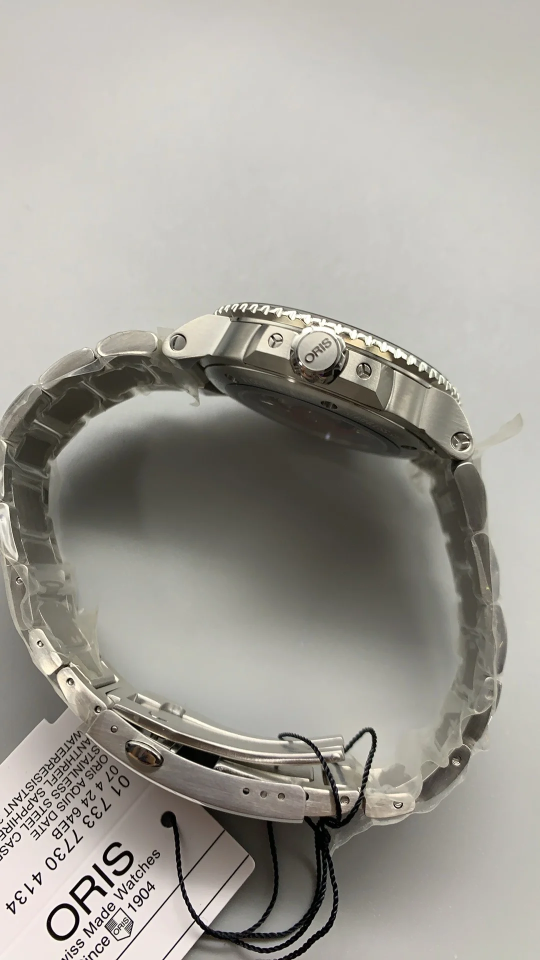 OF, Oris, Black, SW200 (China) — photographed off the sweep