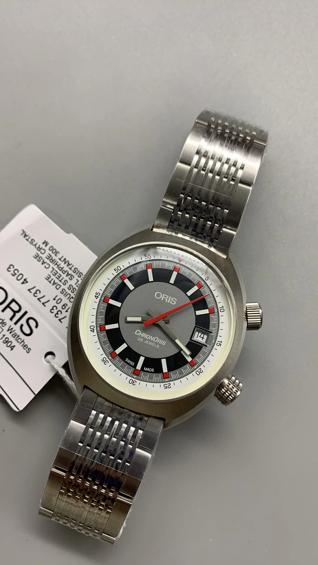 OF, Oris, double-handle, SW200 β photographed off the sweep