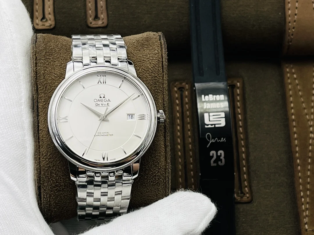 Omega 39.5mm — photographed off the sweep