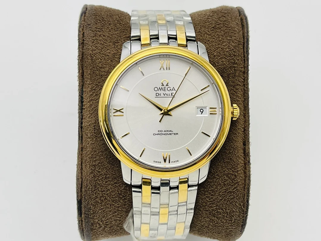 Omega 39.5mm — photographed off the sweep