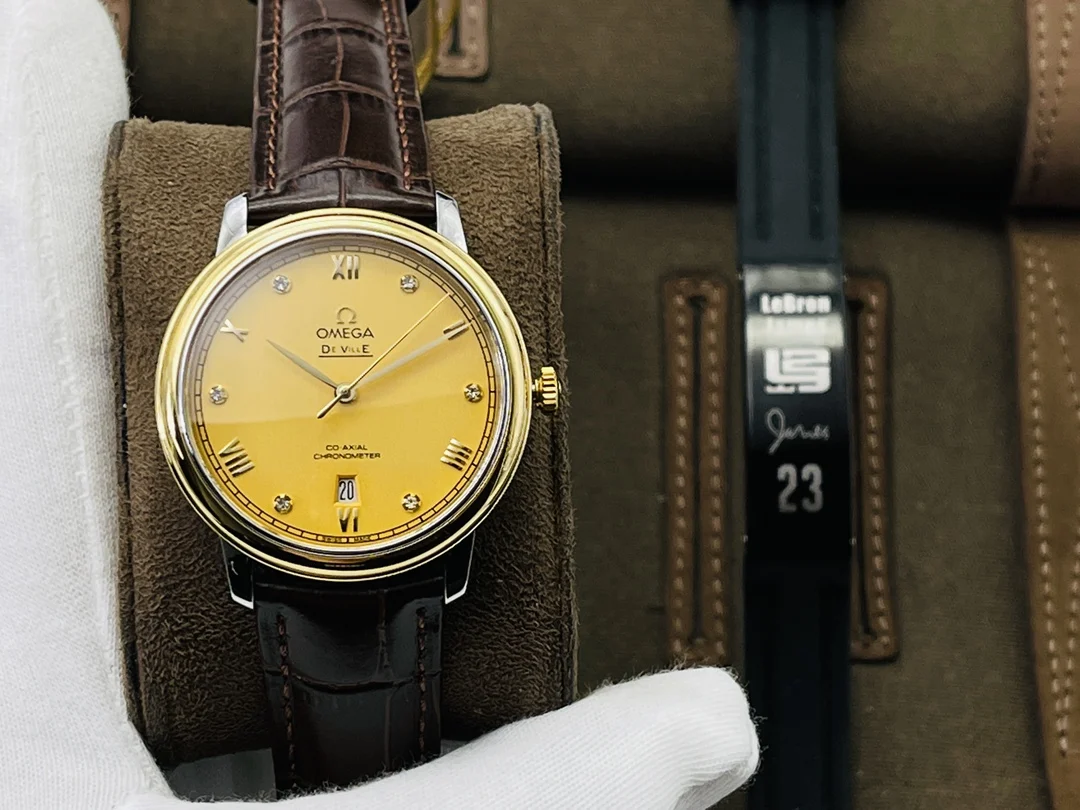 Omega 39.5mm — photographed off the sweep