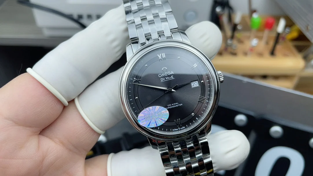 Omega Black Dial 39.5mm — photographed off the sweep