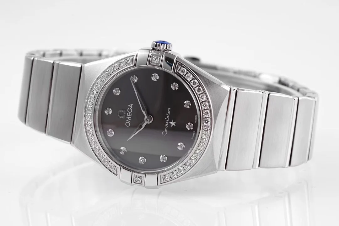 Omega Constellation 28mm — detail