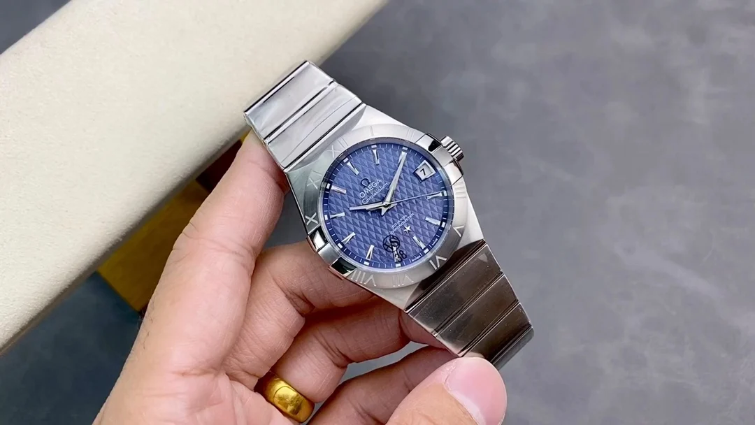 Omega Constellation 38mm