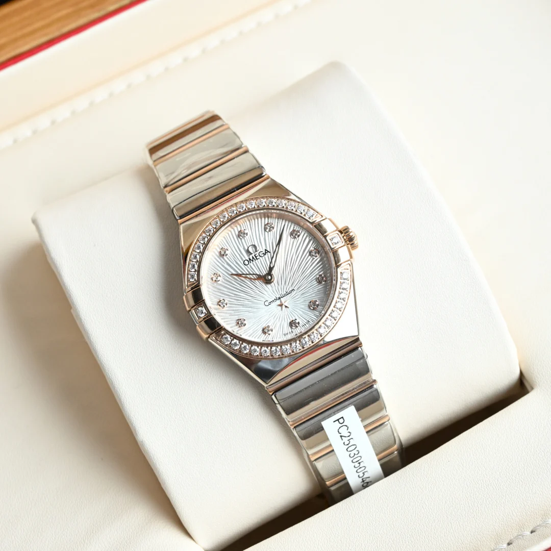 Omega Constellation Diamond-Set 28mm — photographed off the sweep