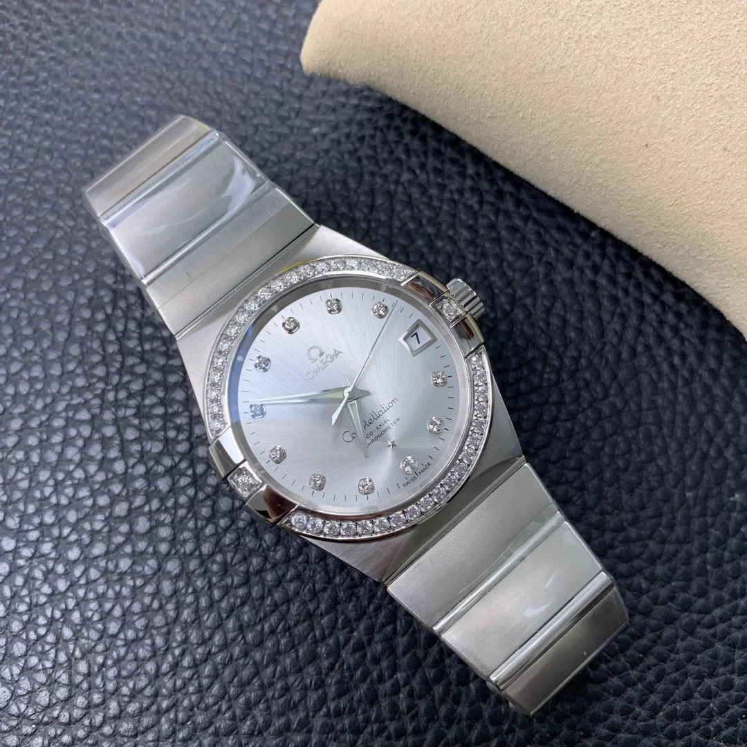 Omega Constellation Diamond-Set — photographed off the sweep