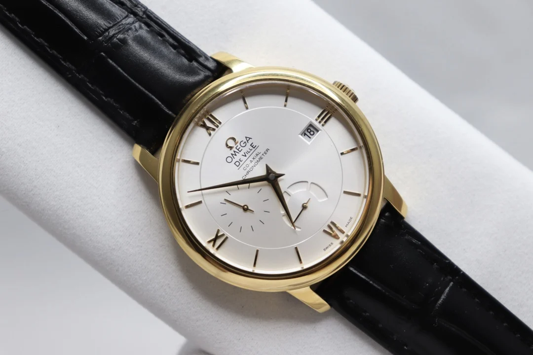 Omega De Ville — photographed off the sweep