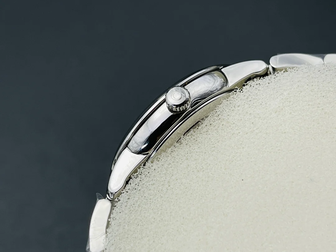 Omega De Ville Diamond-Set 27.4mm — photographed off the sweep