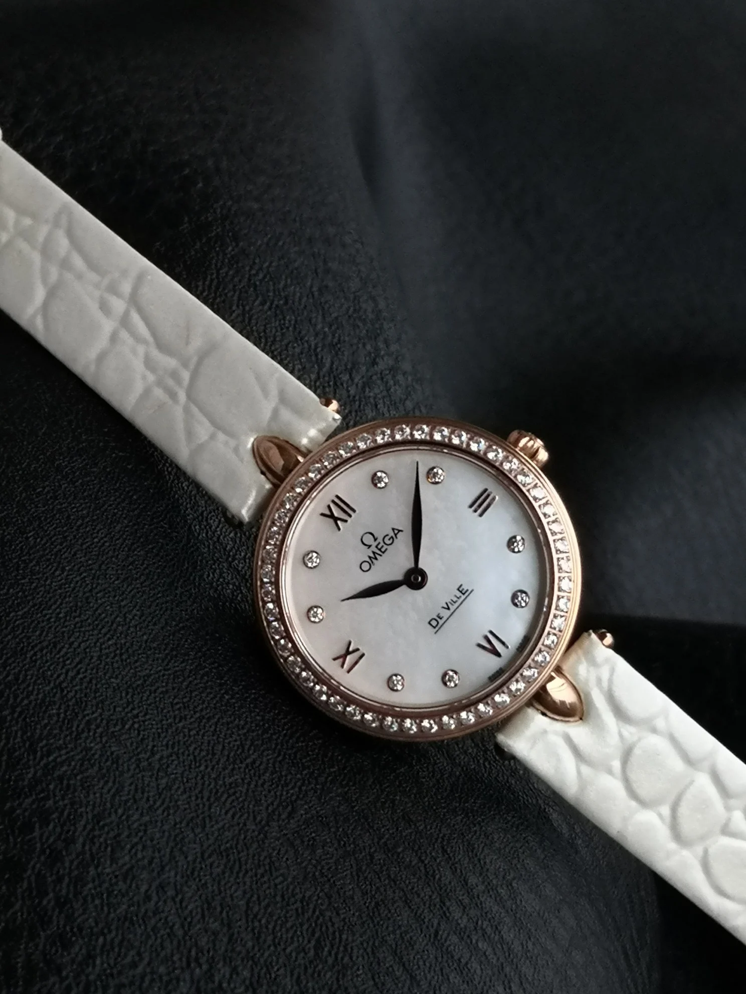 Omega De Ville Steel 27.4mm — photographed off the sweep