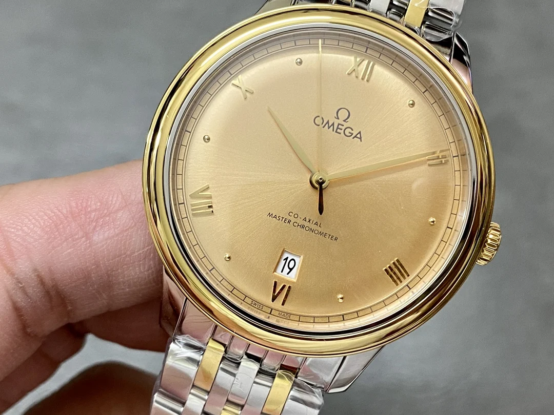 Omega De Ville Steel Blue Dial 40mm — photographed off the sweep