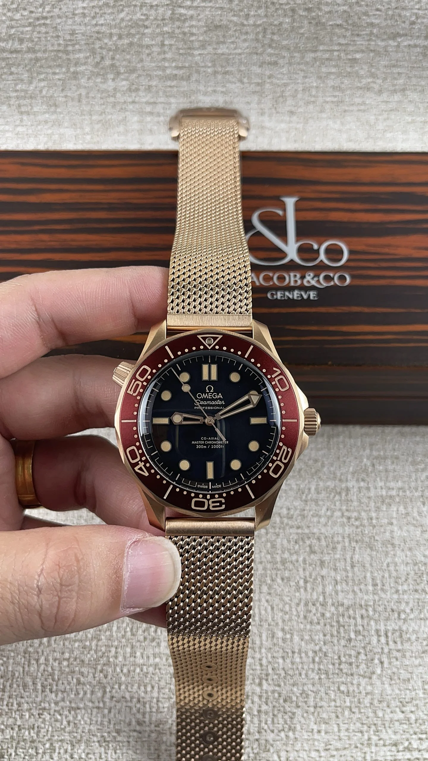 Omega New colorway for the "No Time to Die" collection! Paired