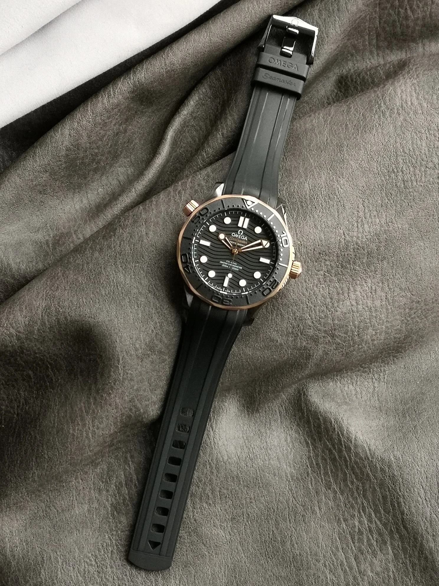 Omega Seamaster 210.62.44.20.01.001 — photographed off the sweep