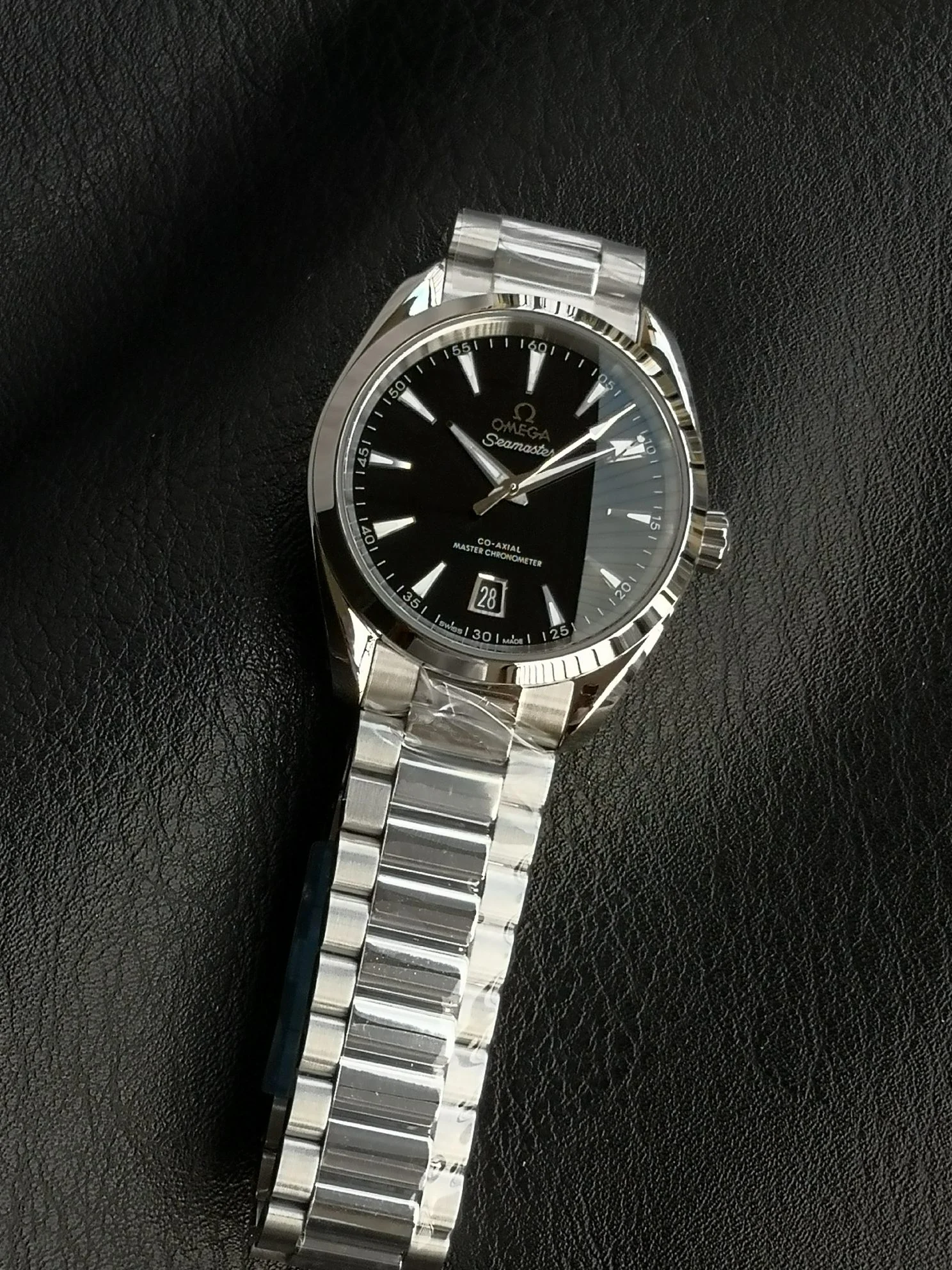 Omega Seamaster 220.10.38.20.01.004 — photographed off the sweep