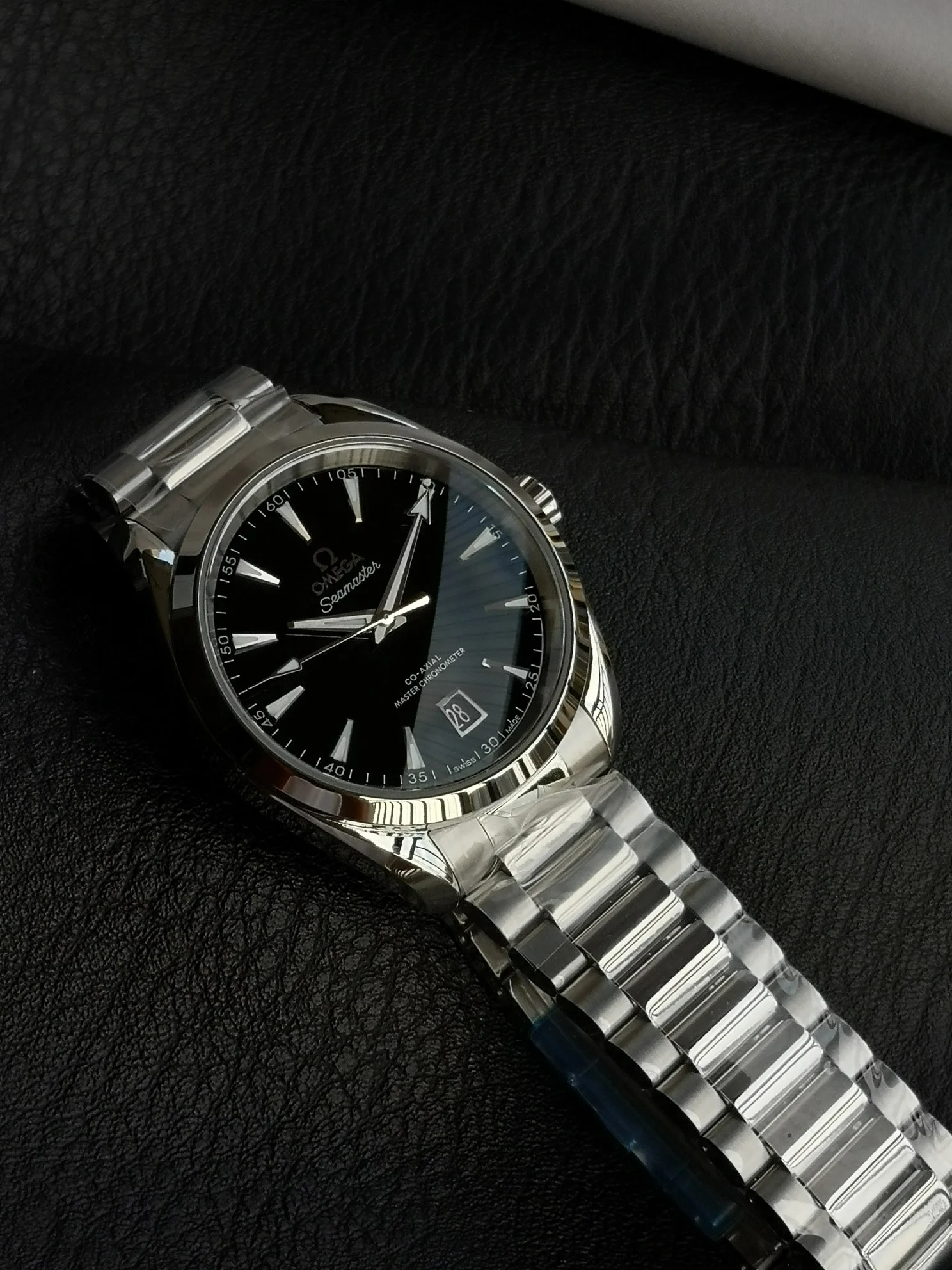 Omega Seamaster 220.10.38.20.01.004 — photographed off the sweep