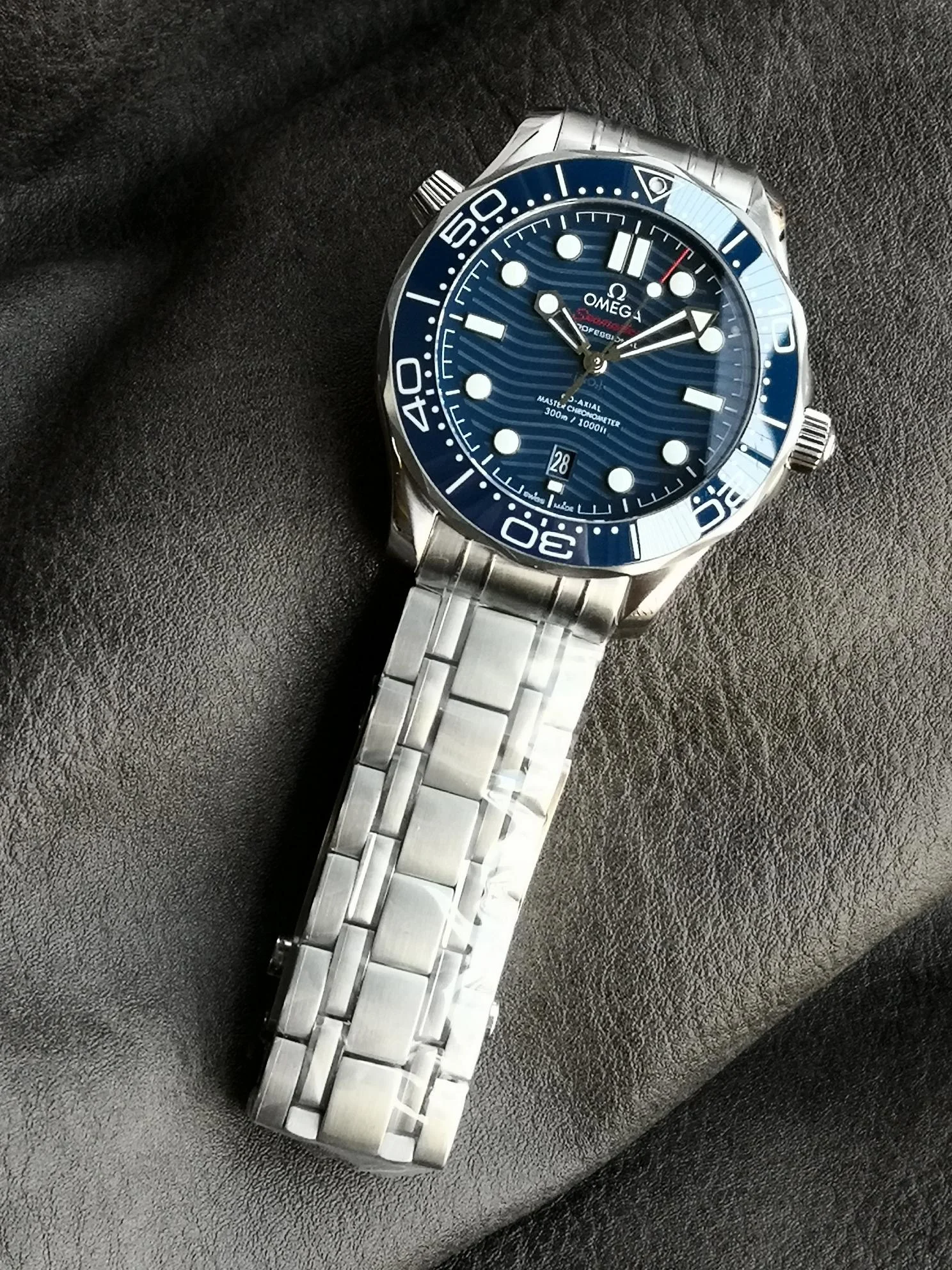 Omega Seamaster 220.12.41.21.03.008 — photographed off the sweep