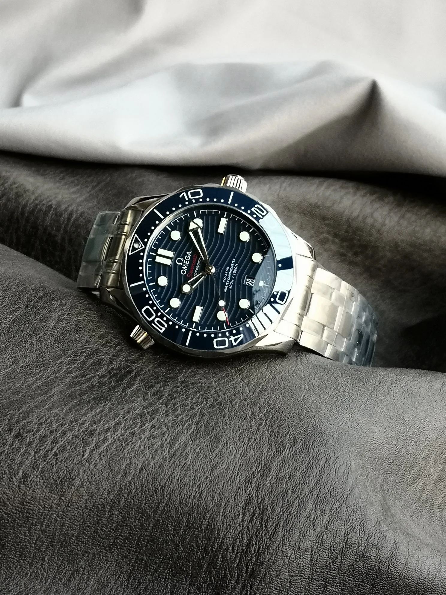 Omega Seamaster 220.12.41.21.03.008 — photographed off the sweep