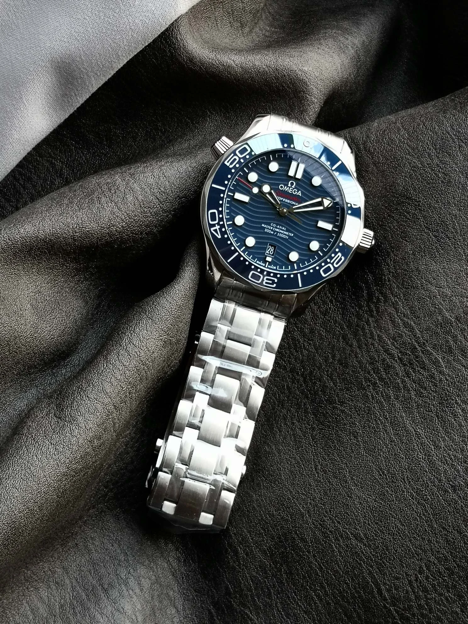 Omega Seamaster 220.12.41.21.03.008 — photographed off the sweep