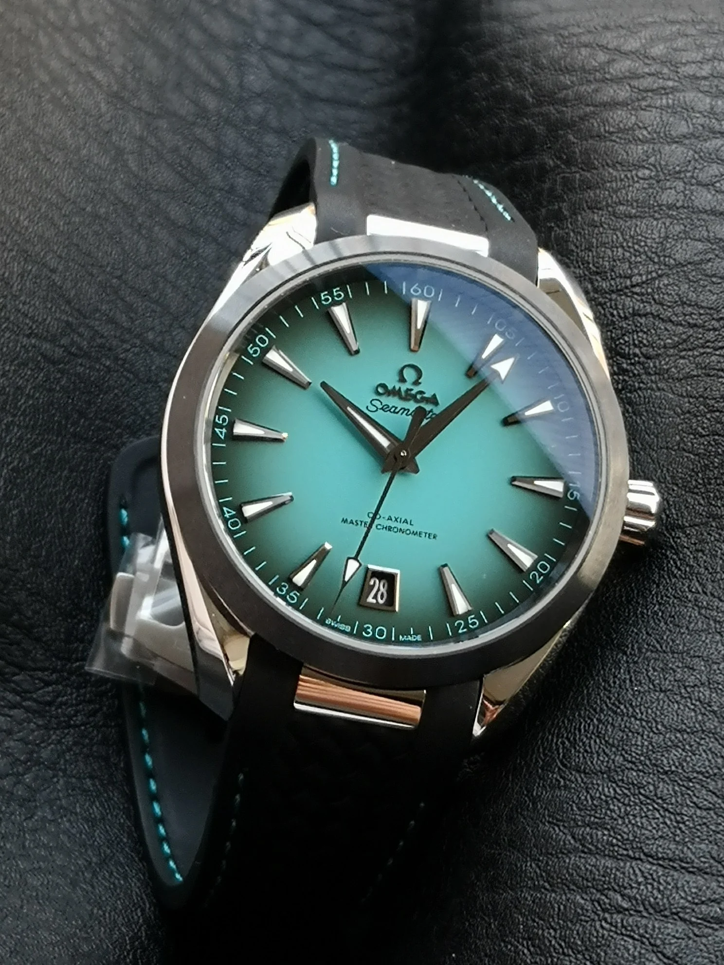 Omega Seamaster 220.32.41.21.03.001 — photographed off the sweep