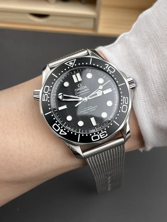 Omega Seamaster 300 James Bond 007 42mm