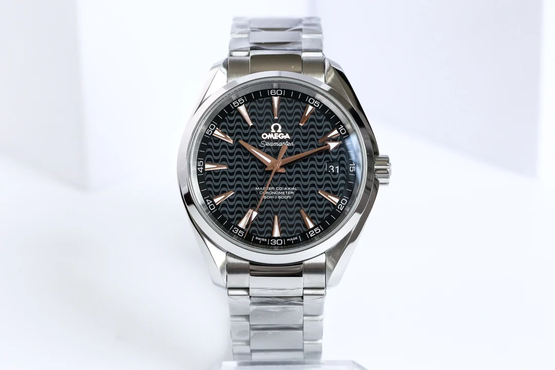 Omega Seamaster Aqua Terra 41.5mm — detail