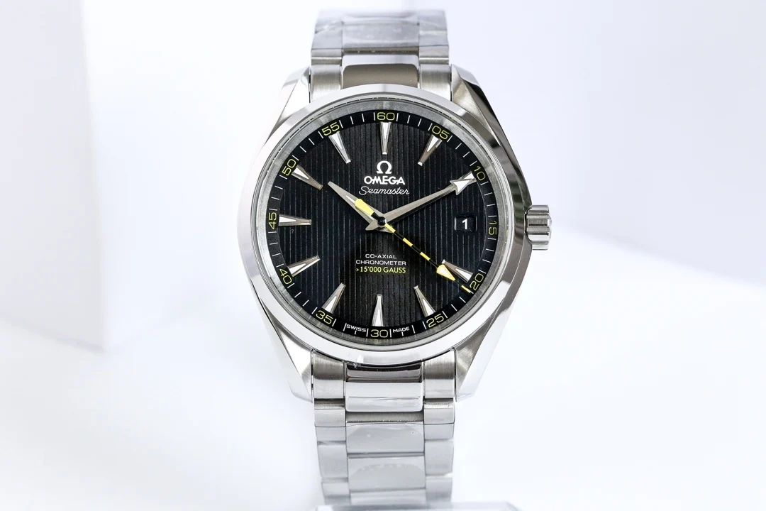 Omega Seamaster Aqua Terra 41.5mm — detail