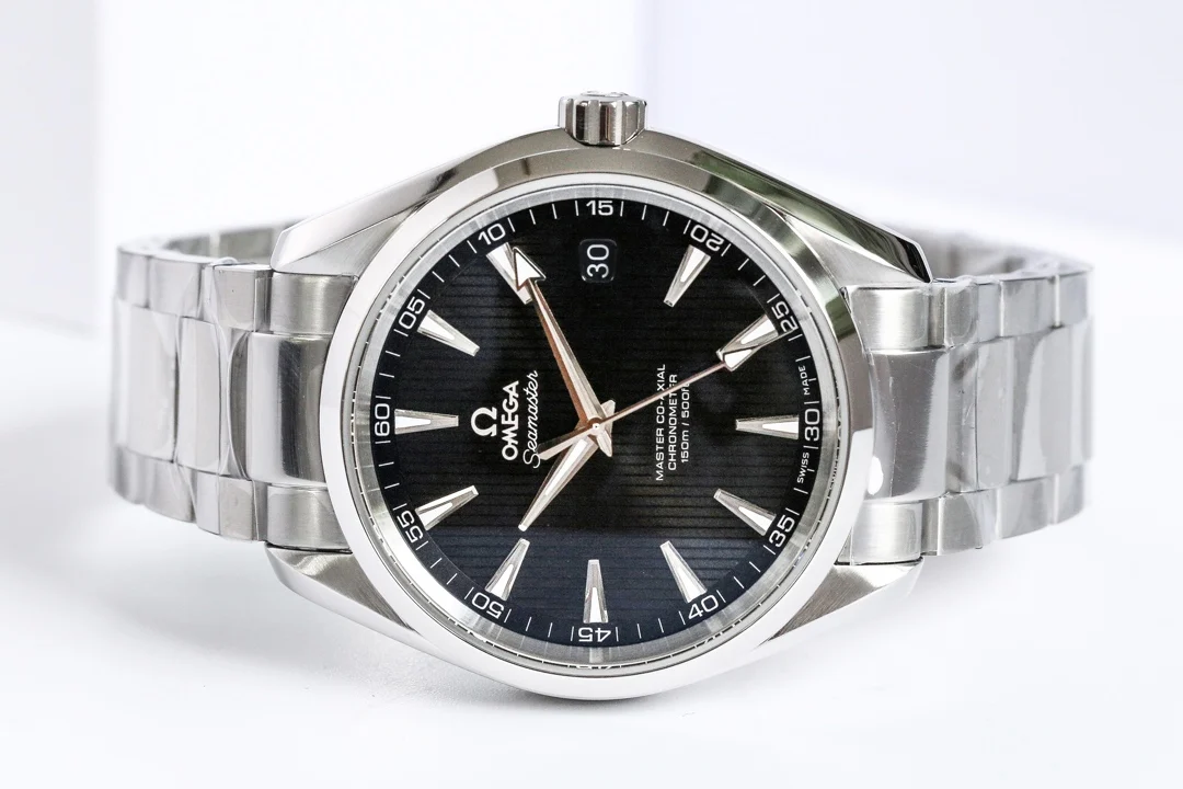 Omega Seamaster Aqua Terra Black Dial 41.5mm — detail