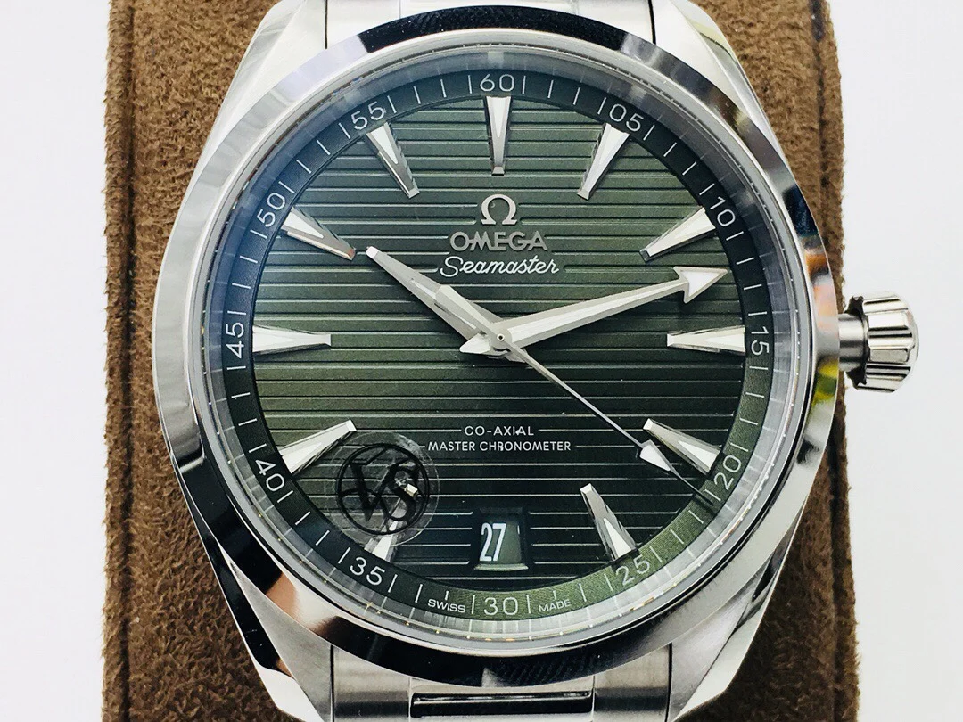 Omega Seamaster Aqua Terra Green Dial — photographed off the sweep