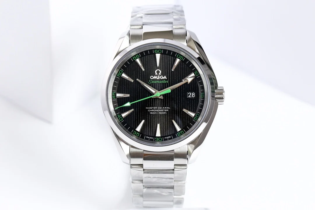 Omega Seamaster Aqua Terra Green Dial 41.5mm — detail