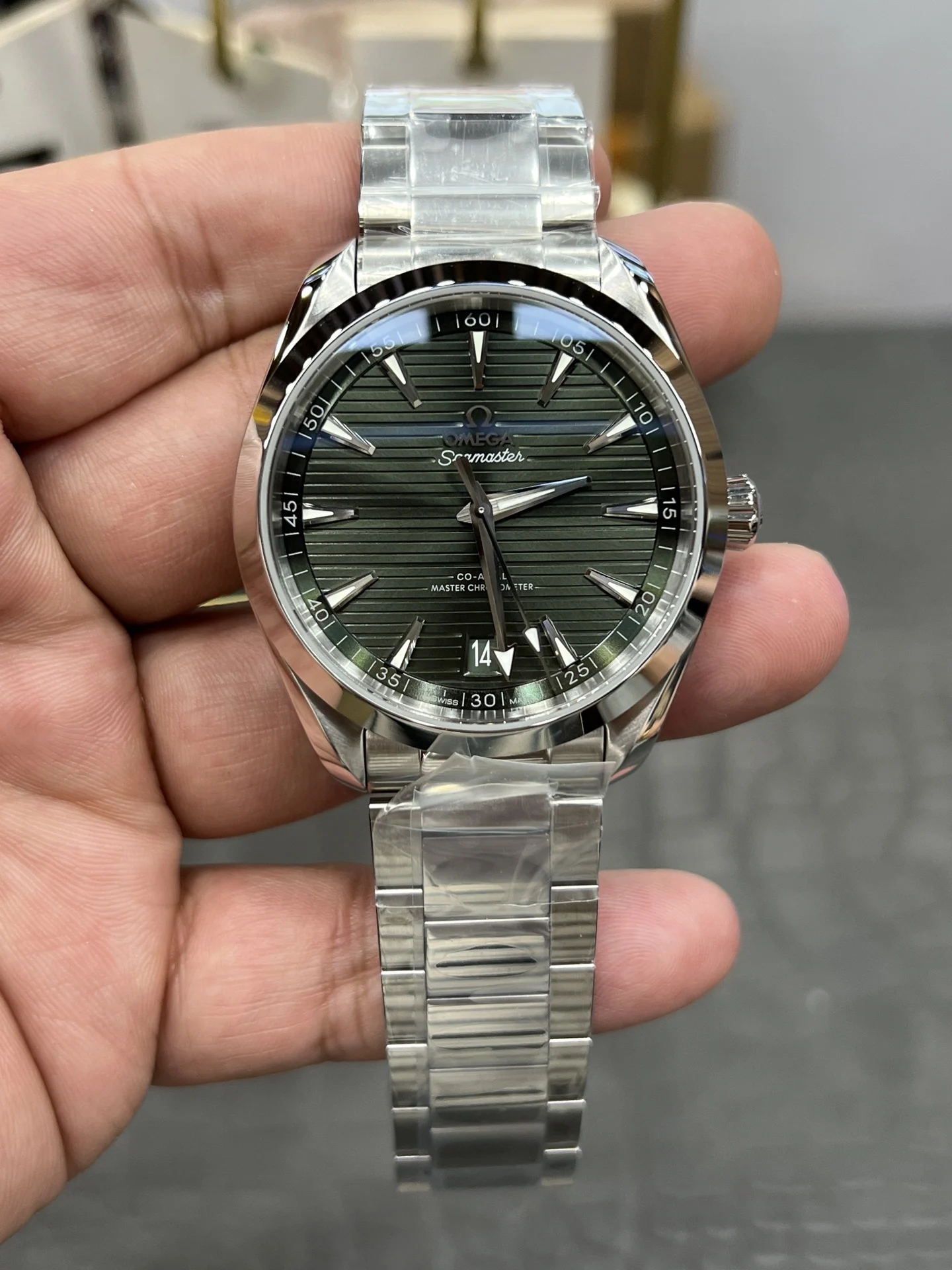 Omega Seamaster Aqua Terra Green Dial 41.5mm — photographed off the sweep