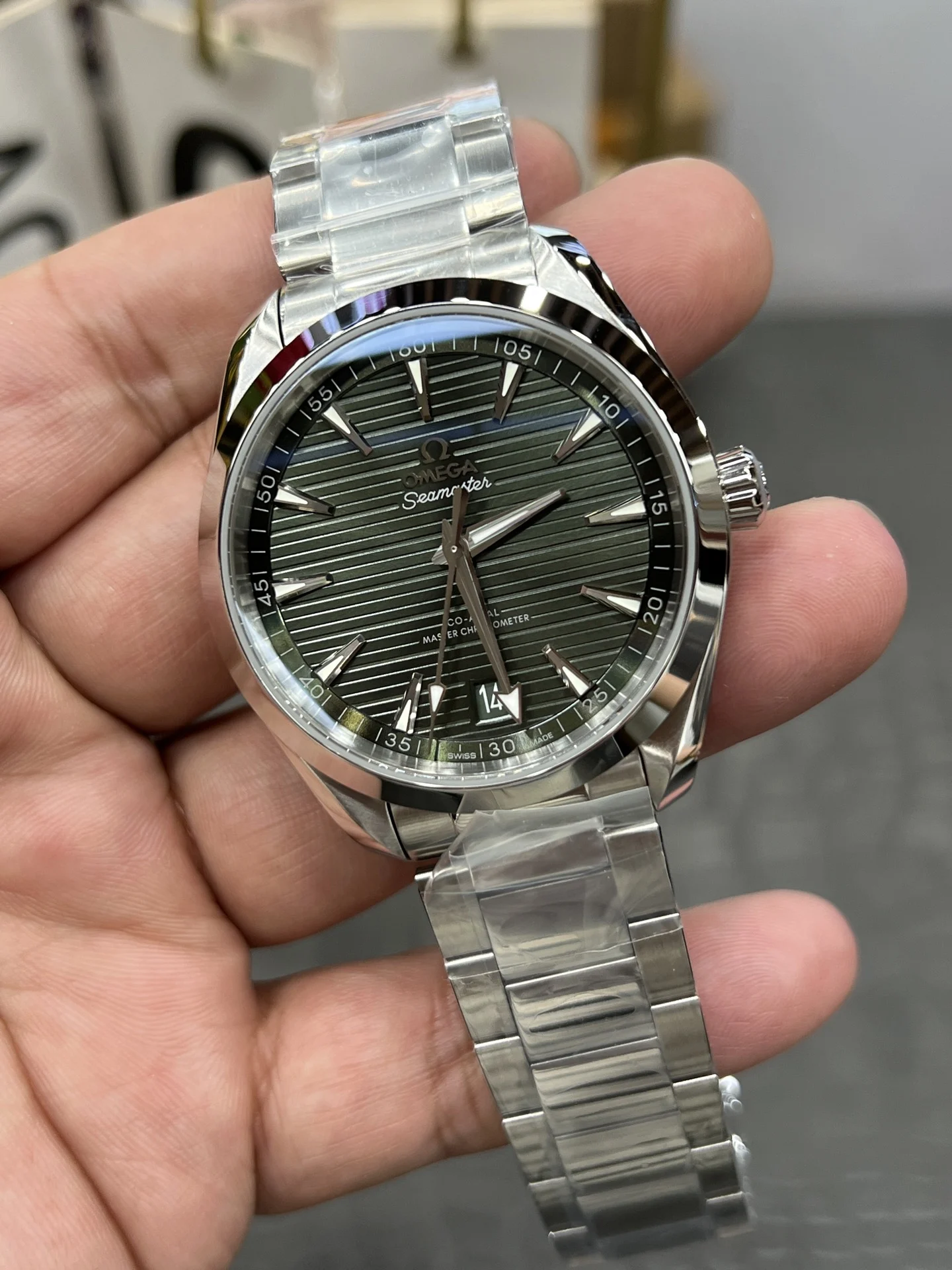 Omega Seamaster Aqua Terra Green Dial 41.5mm — photographed off the sweep