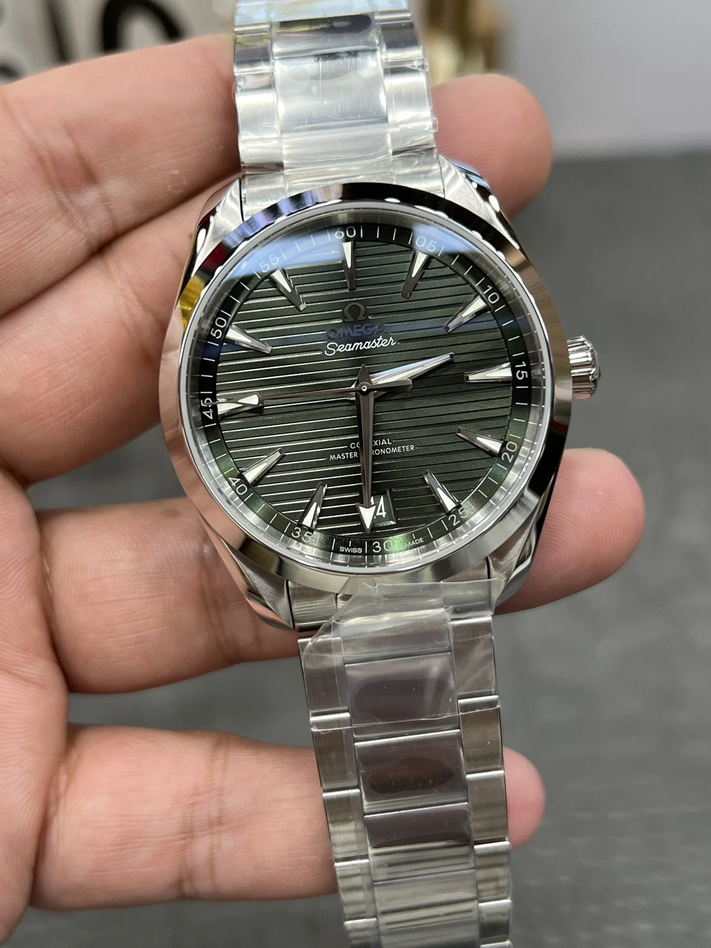 Omega Seamaster Aqua Terra Green Dial 41.5mm — photographed off the sweep