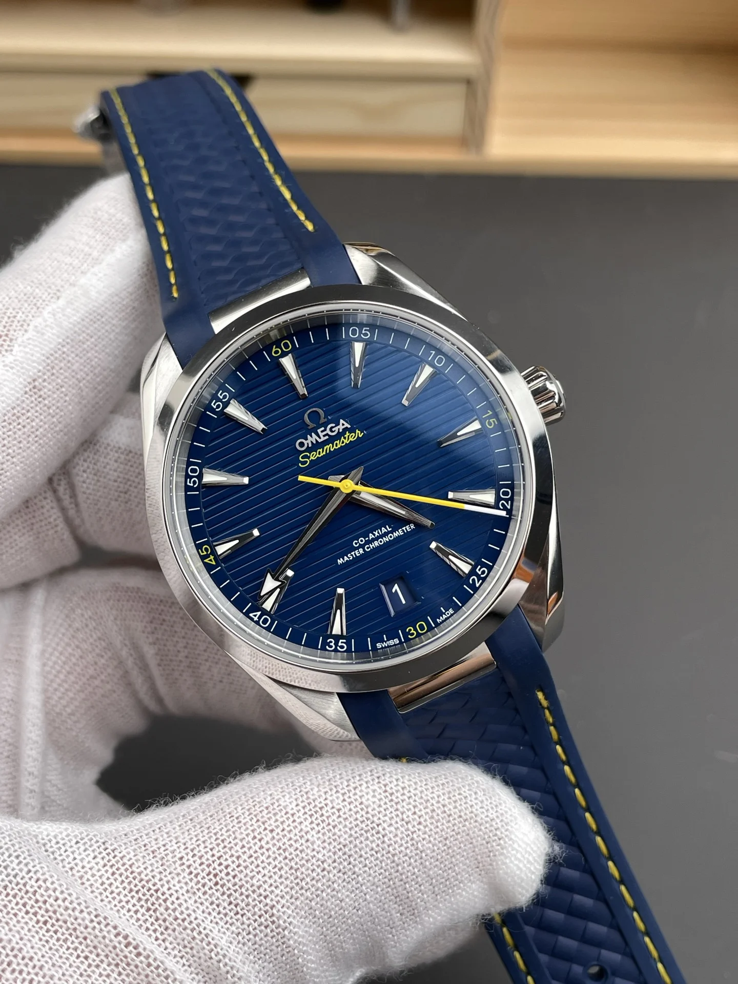 Omega Seamaster Aqua Terra White Dial 41mm — photographed off the sweep