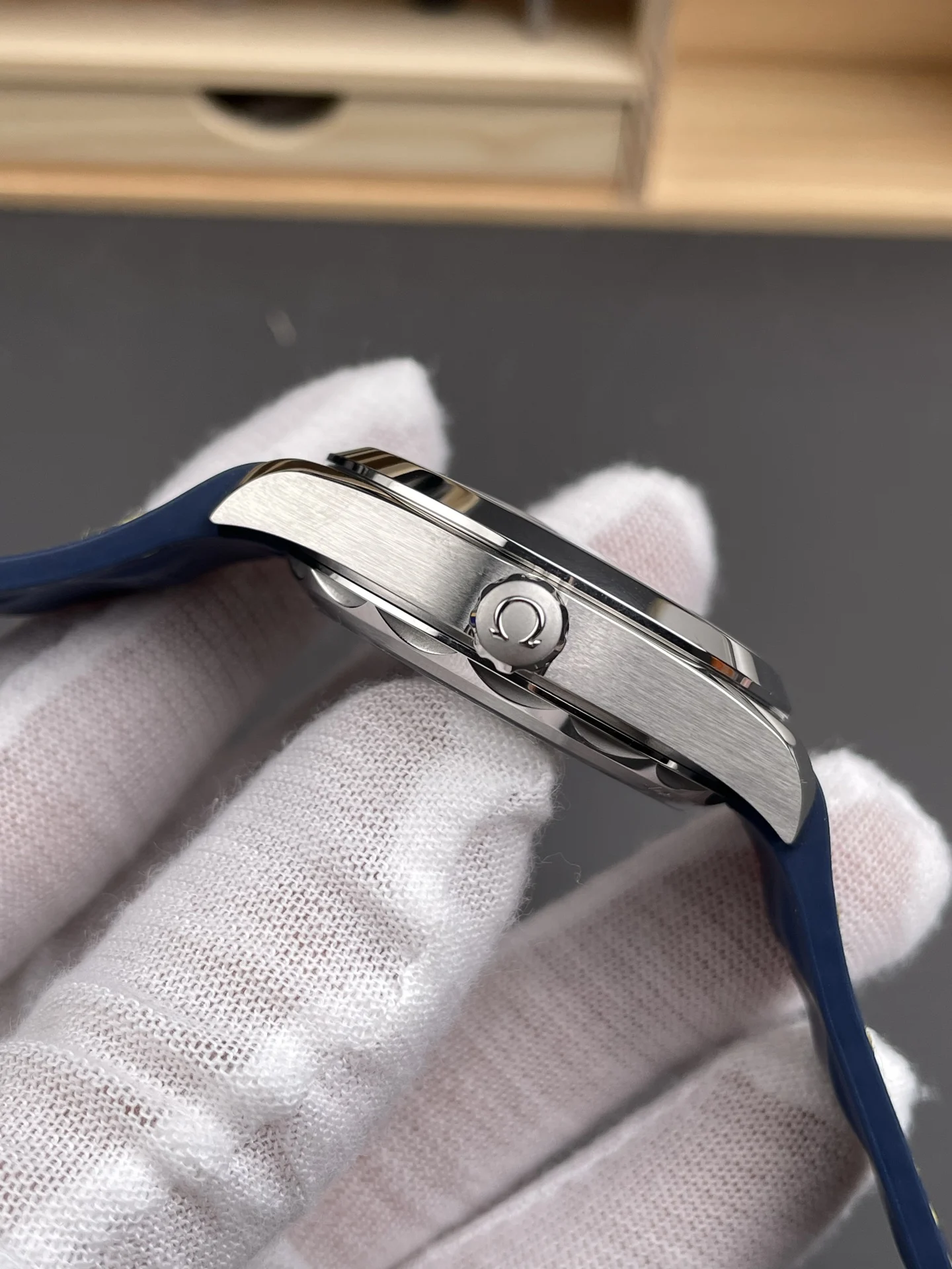 Omega Seamaster Aqua Terra White Dial 41mm — photographed off the sweep